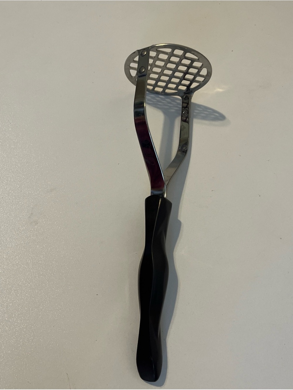 Cutco 1160 Potato Masher Food Press Stainless Steel Classic Brown Handle